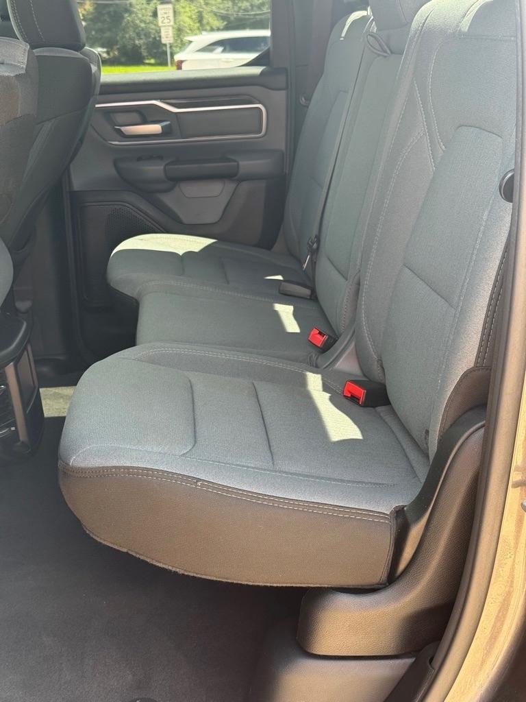RAM 1500 Lone Star 4x2 Quad Cab 6'4" Box 2021