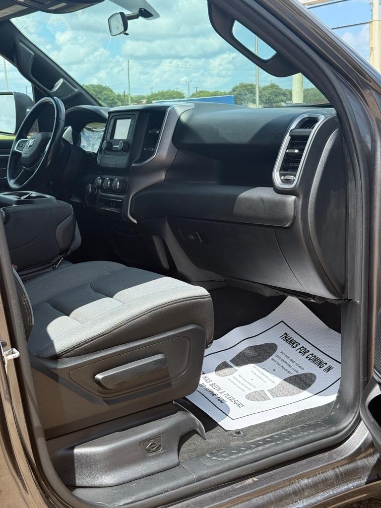 RAM 1500 Lone Star 4x2 Quad Cab 6'4" Box 2021