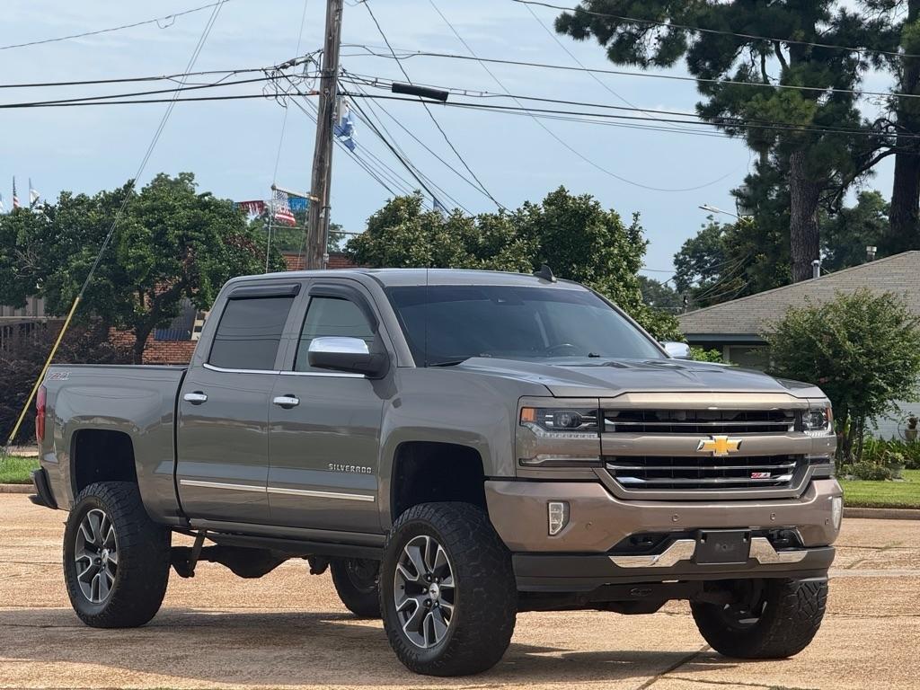 Chevrolet Silverado 1500 4WD Crew Cab 143.5" LTZ w/2LZ 2017