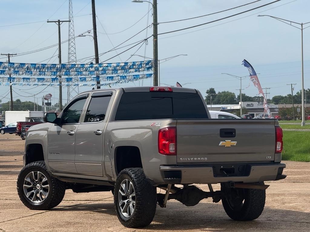 Chevrolet Silverado 1500 4WD Crew Cab 143.5" LTZ w/2LZ 2017