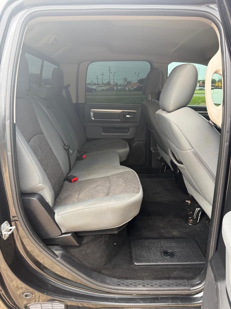 RAM 1500 4WD Crew Cab 149" Lone Star 2016