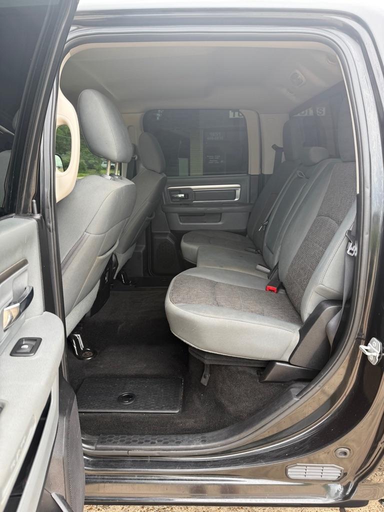 RAM 1500 4WD Crew Cab 149" Lone Star 2016