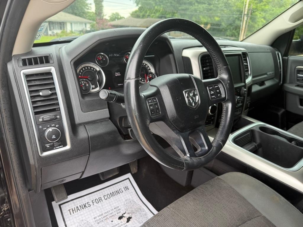 RAM 1500 4WD Crew Cab 149" Lone Star 2016