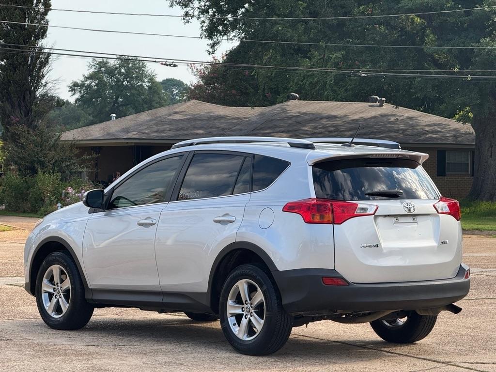 Toyota RAV4 FWD 4dr XLE (Natl) 2015