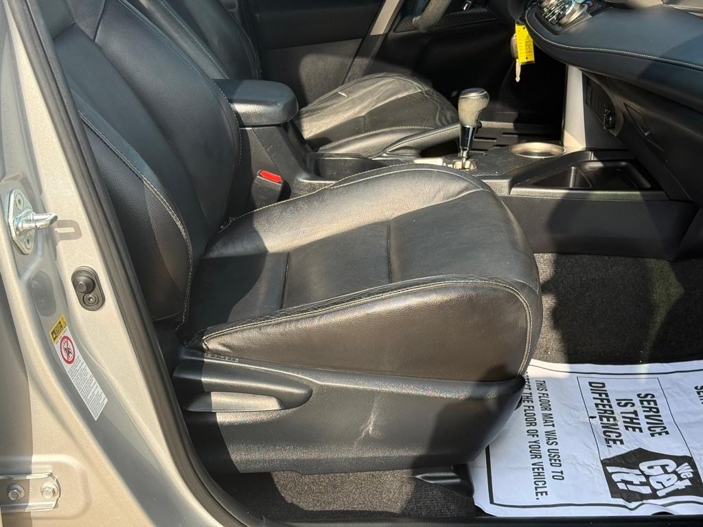 Toyota RAV4 FWD 4dr XLE (Natl) 2015