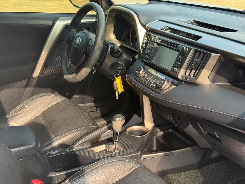 Toyota RAV4 FWD 4dr XLE (Natl) 2015