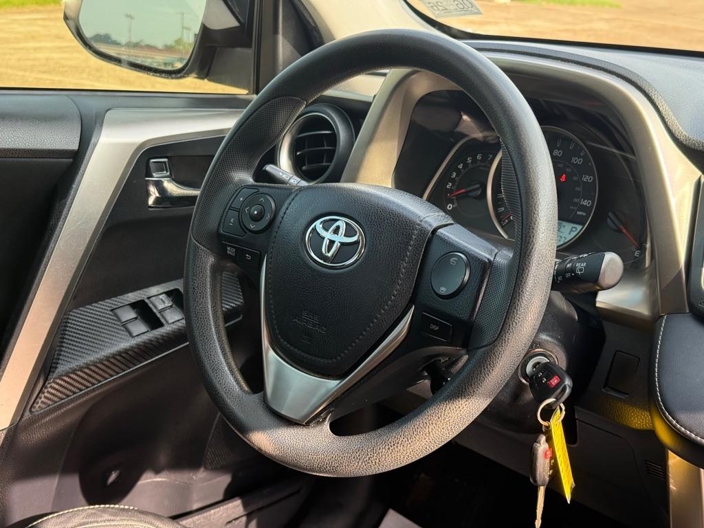 Toyota RAV4 FWD 4dr XLE (Natl) 2015