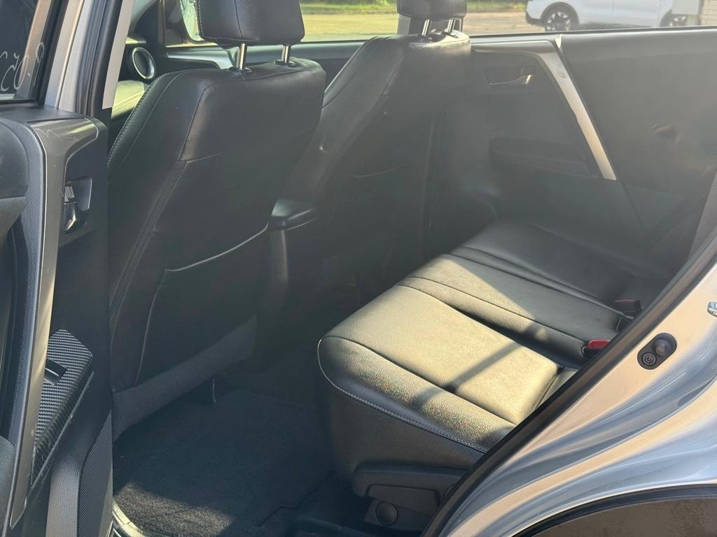 Toyota RAV4 FWD 4dr XLE (Natl) 2015