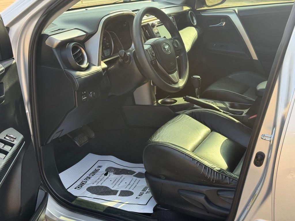 Toyota RAV4 FWD 4dr XLE (Natl) 2015