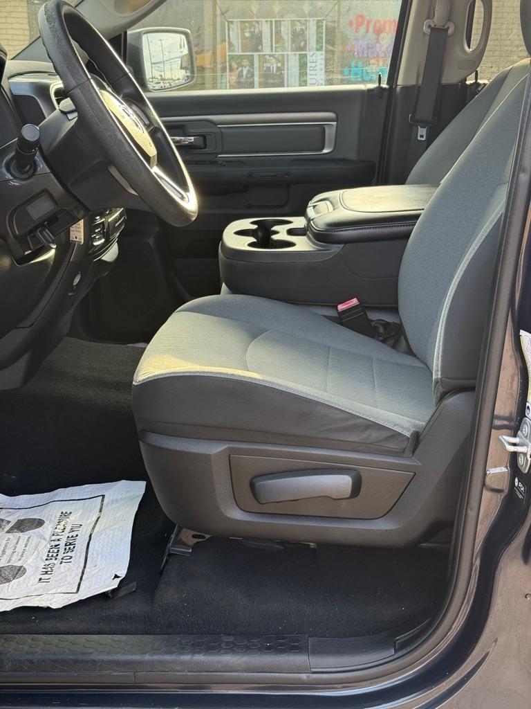 RAM 1500 Classic Warlock 4x4 Crew Cab 5'7" Box 2021