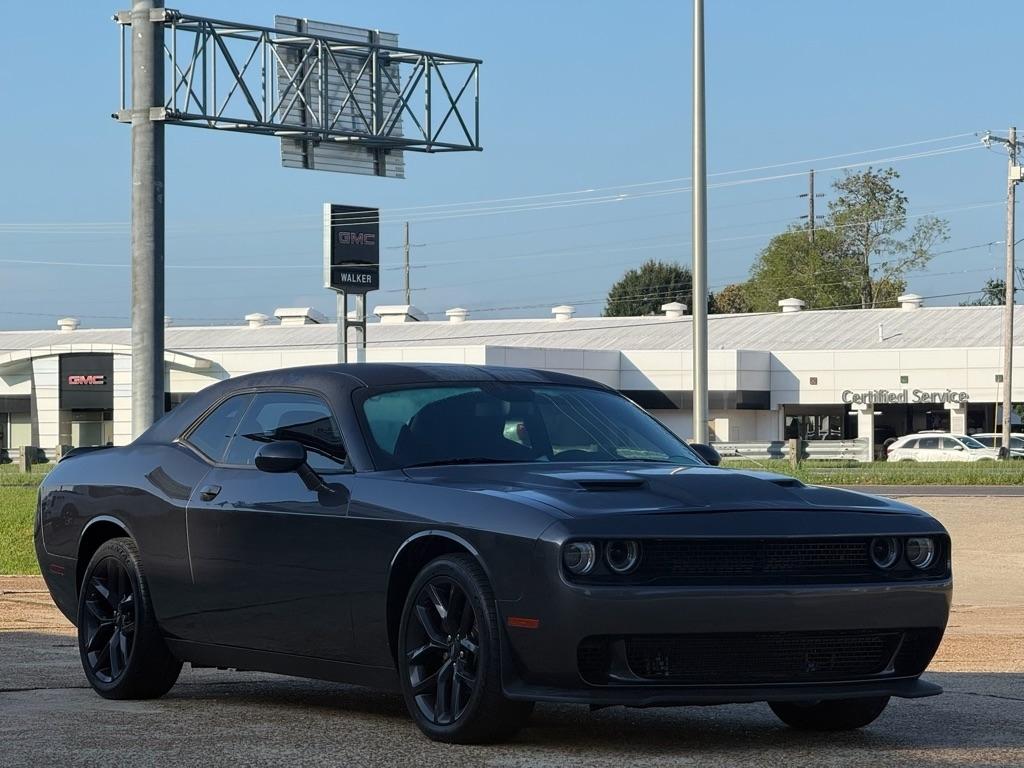 Dodge Challenger SXT RWD 2021