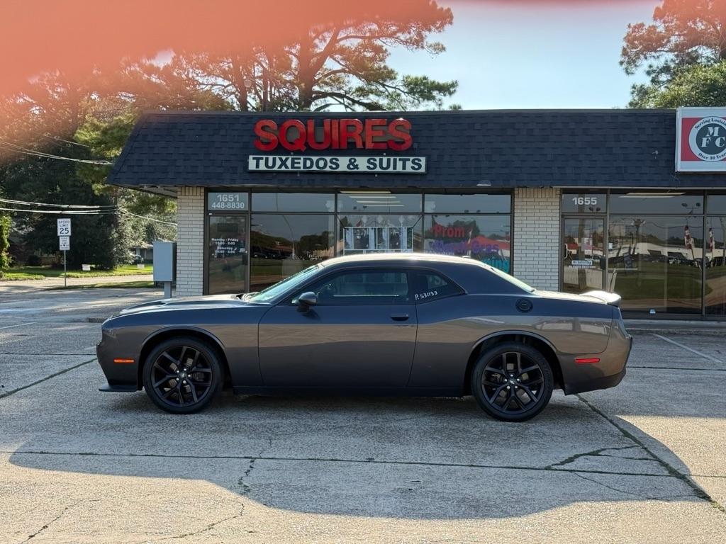 Dodge Challenger SXT RWD 2021
