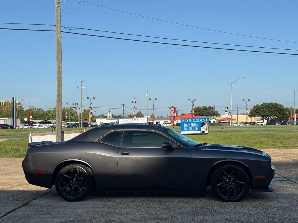 Dodge Challenger SXT RWD 2021