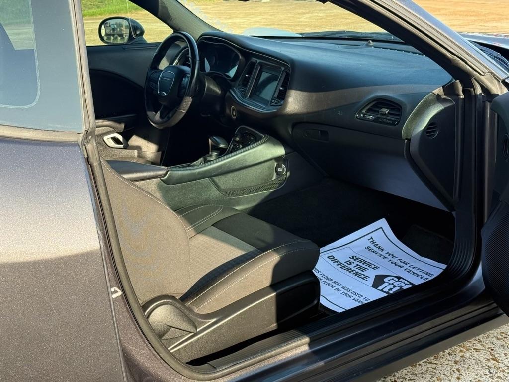 Dodge Challenger SXT RWD 2021