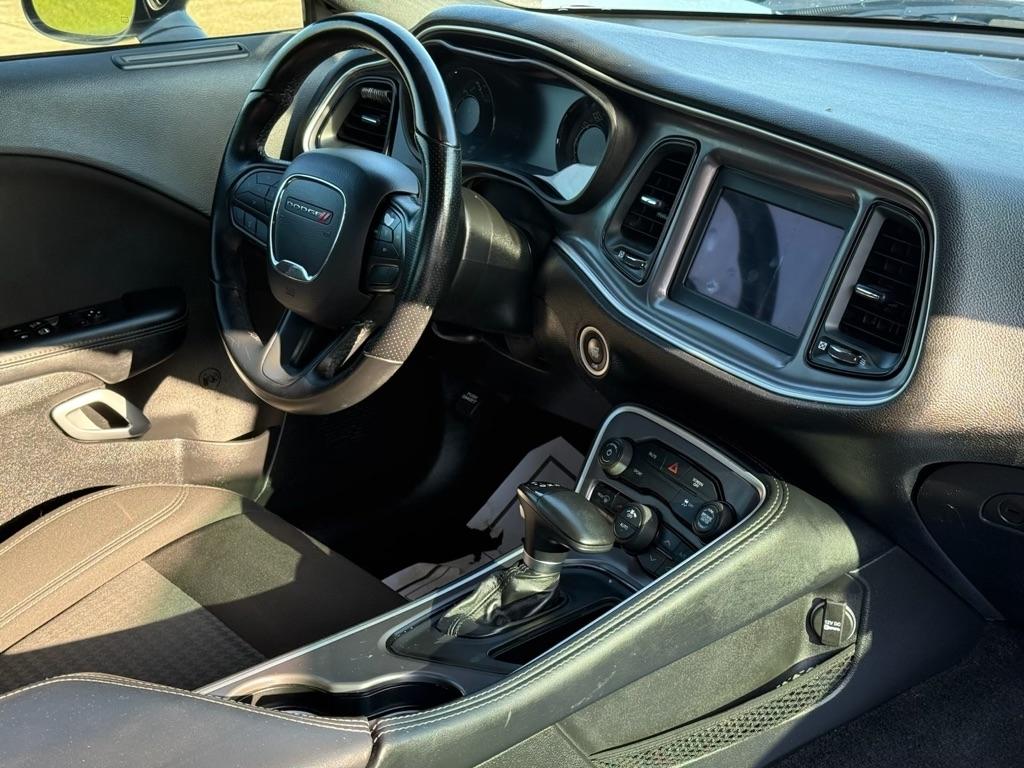 Dodge Challenger SXT RWD 2021