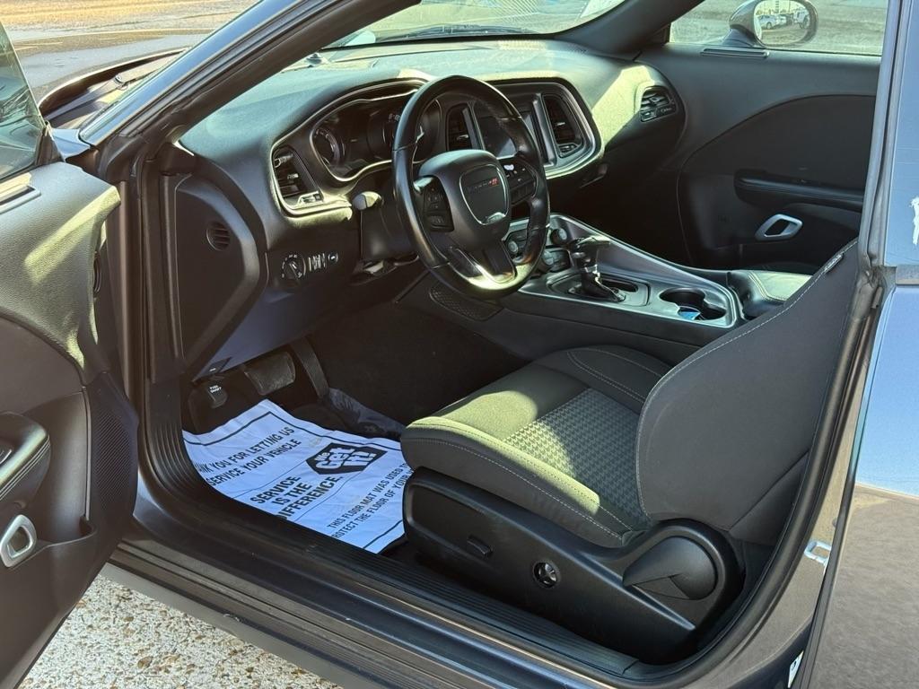 Dodge Challenger SXT RWD 2021