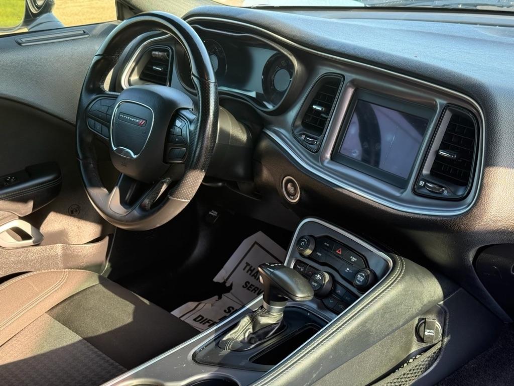 Dodge Challenger SXT RWD 2021