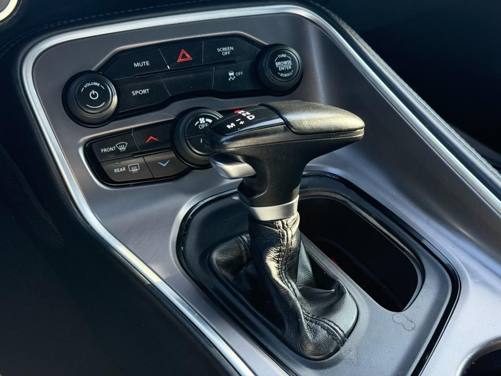 Dodge Challenger SXT RWD 2021