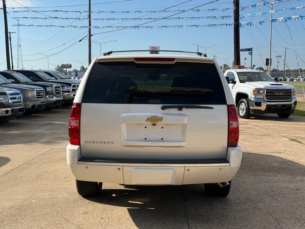Chevrolet Suburban 4WD 4dr 1500 LTZ 2013