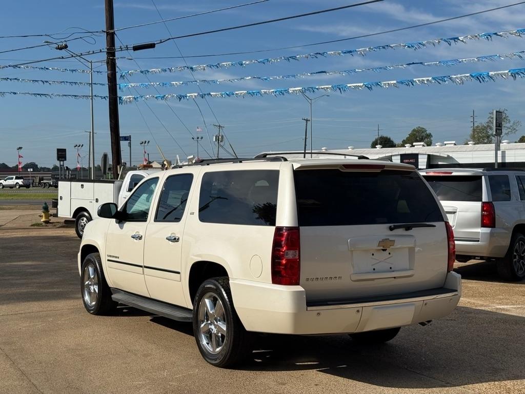 Chevrolet Suburban 4WD 4dr 1500 LTZ 2013