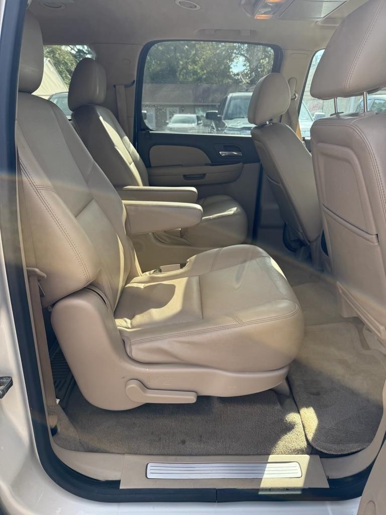 Chevrolet Suburban 4WD 4dr 1500 LTZ 2013