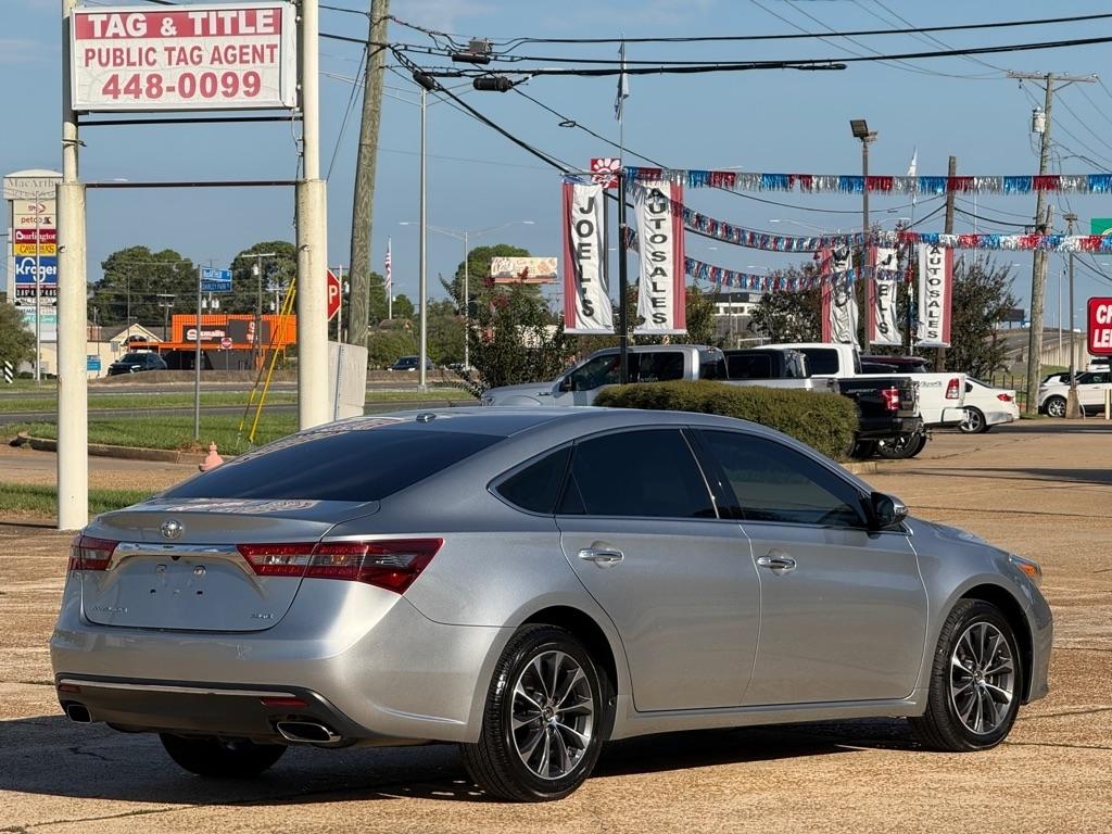 Toyota Avalon XLE Premium (Natl) 2018