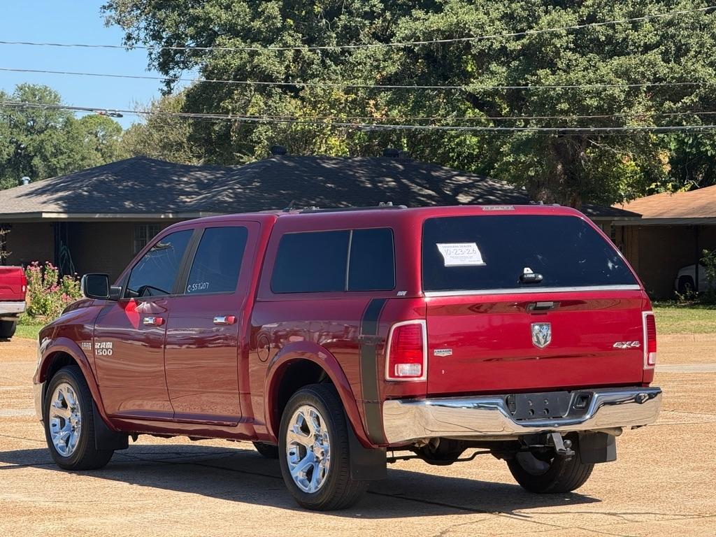 RAM 1500 4WD Crew Cab 140.5" Laramie 2015