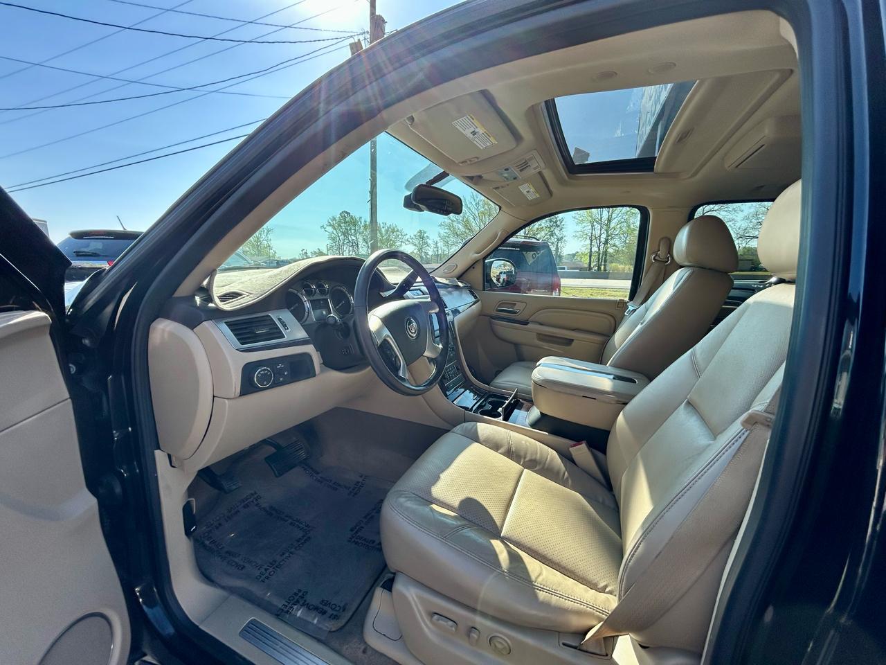 Cadillac Escalade  2010