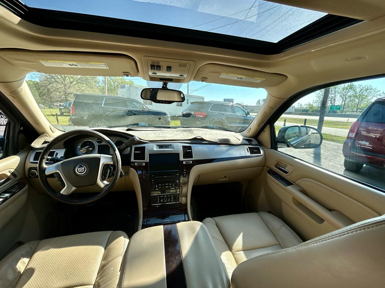 Cadillac Escalade  2010