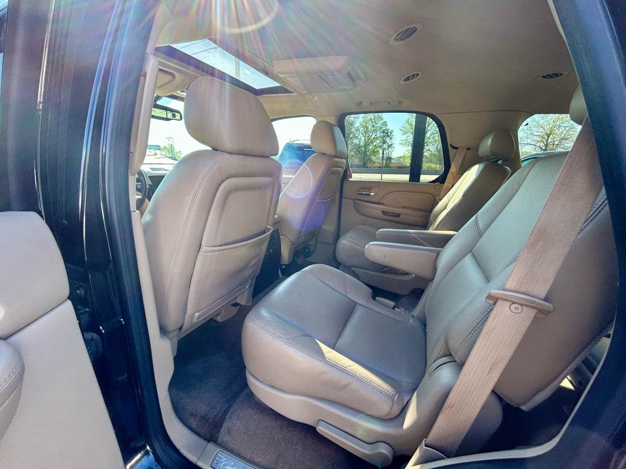 Cadillac Escalade  2010