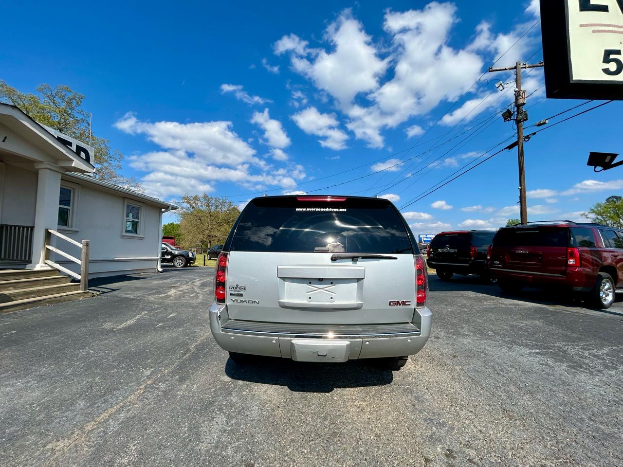 GMC Yukon Denali Denali 2011
