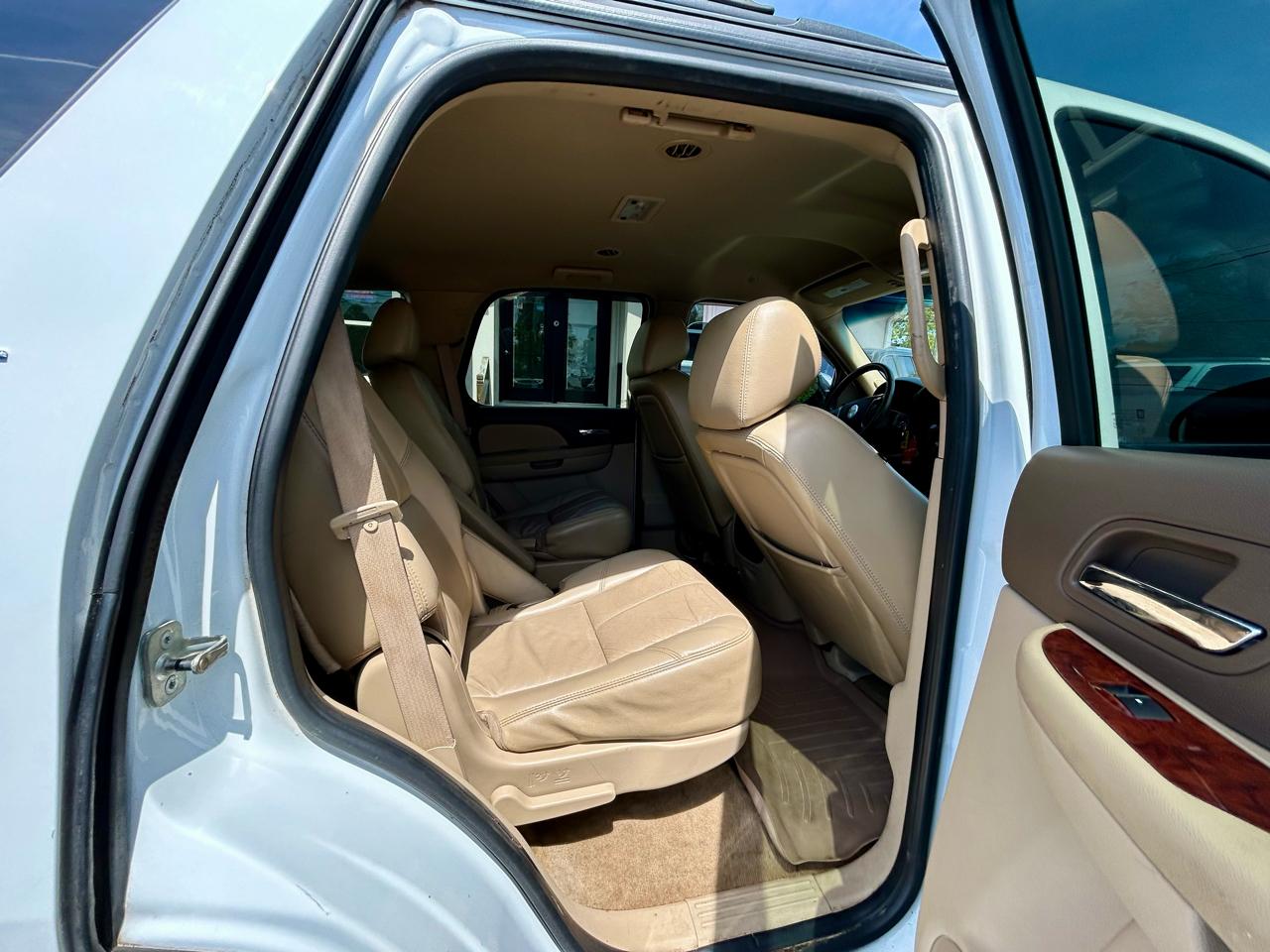 Chevrolet Tahoe  2011