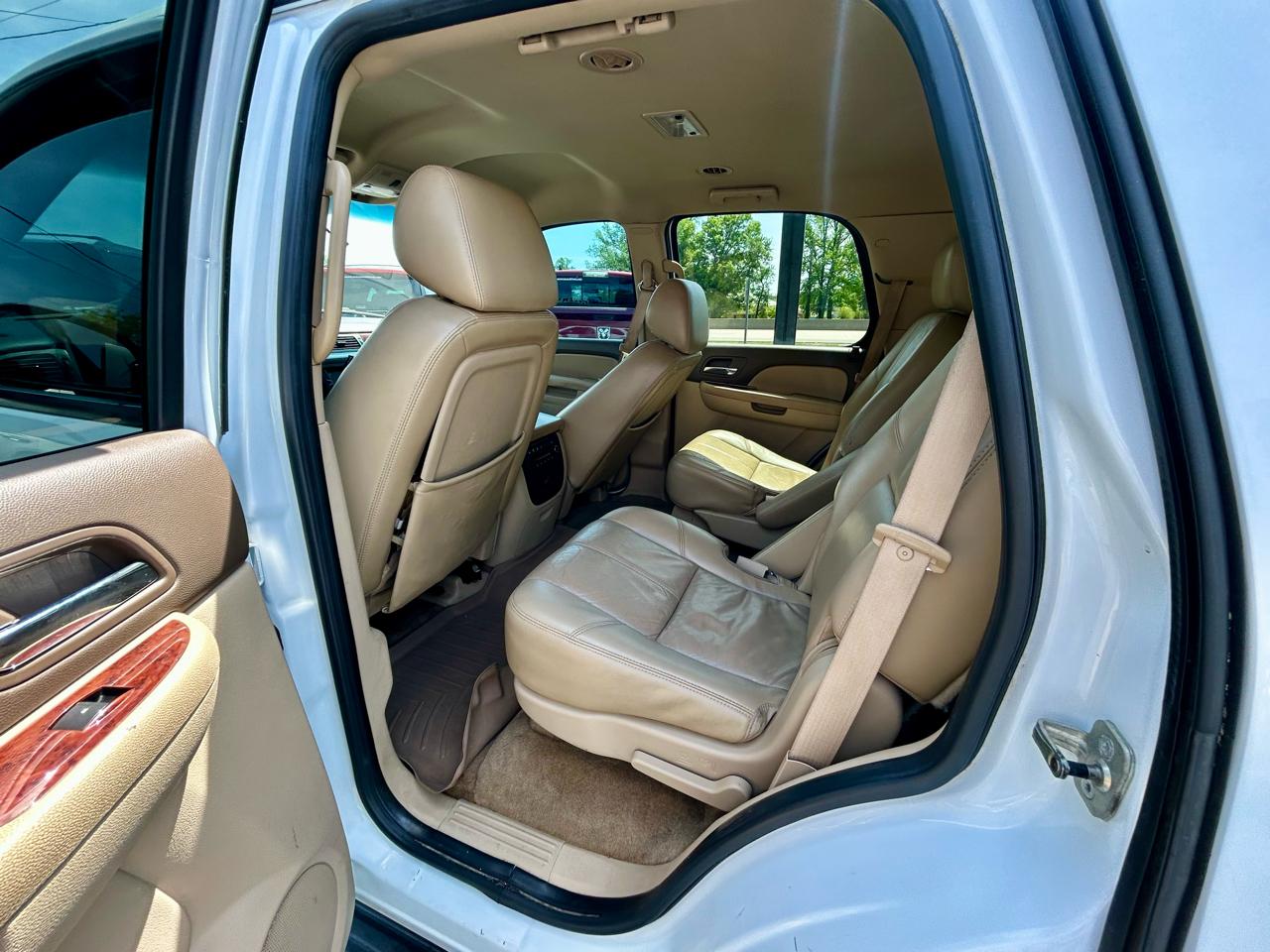 Chevrolet Tahoe  2011