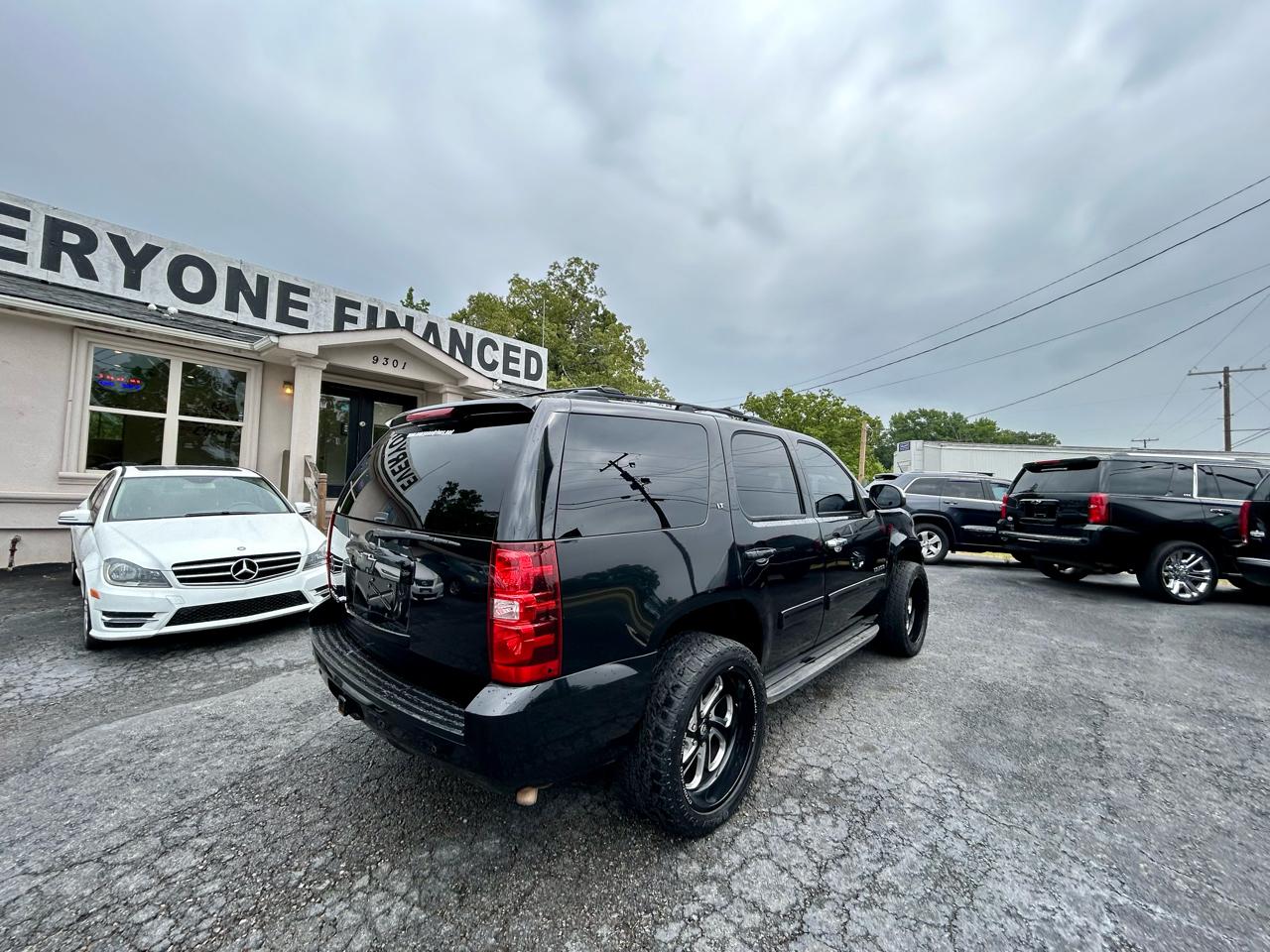 Chevrolet Tahoe  2013