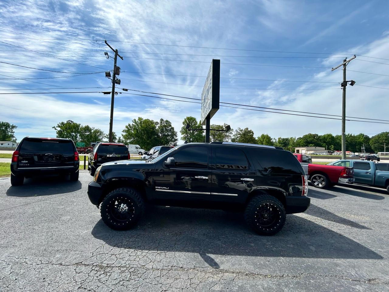 GMC Yukon Denali  2011