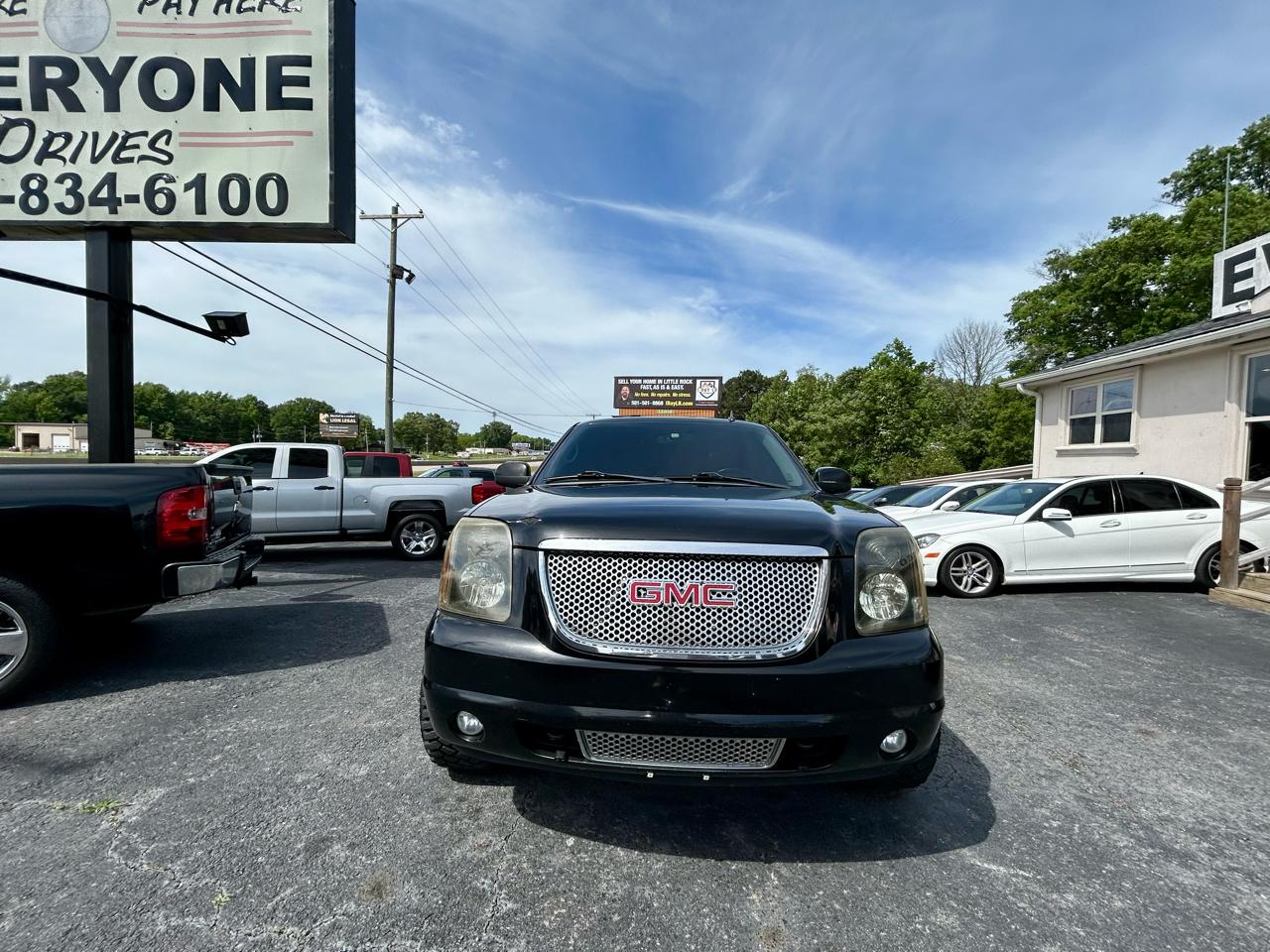 GMC Yukon Denali  2011