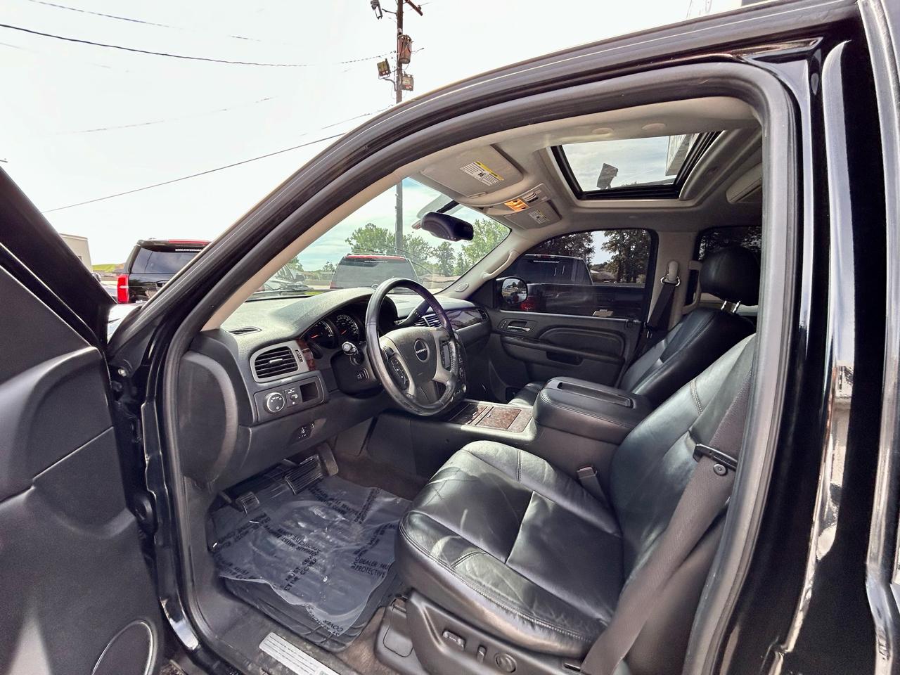 GMC Yukon Denali  2011
