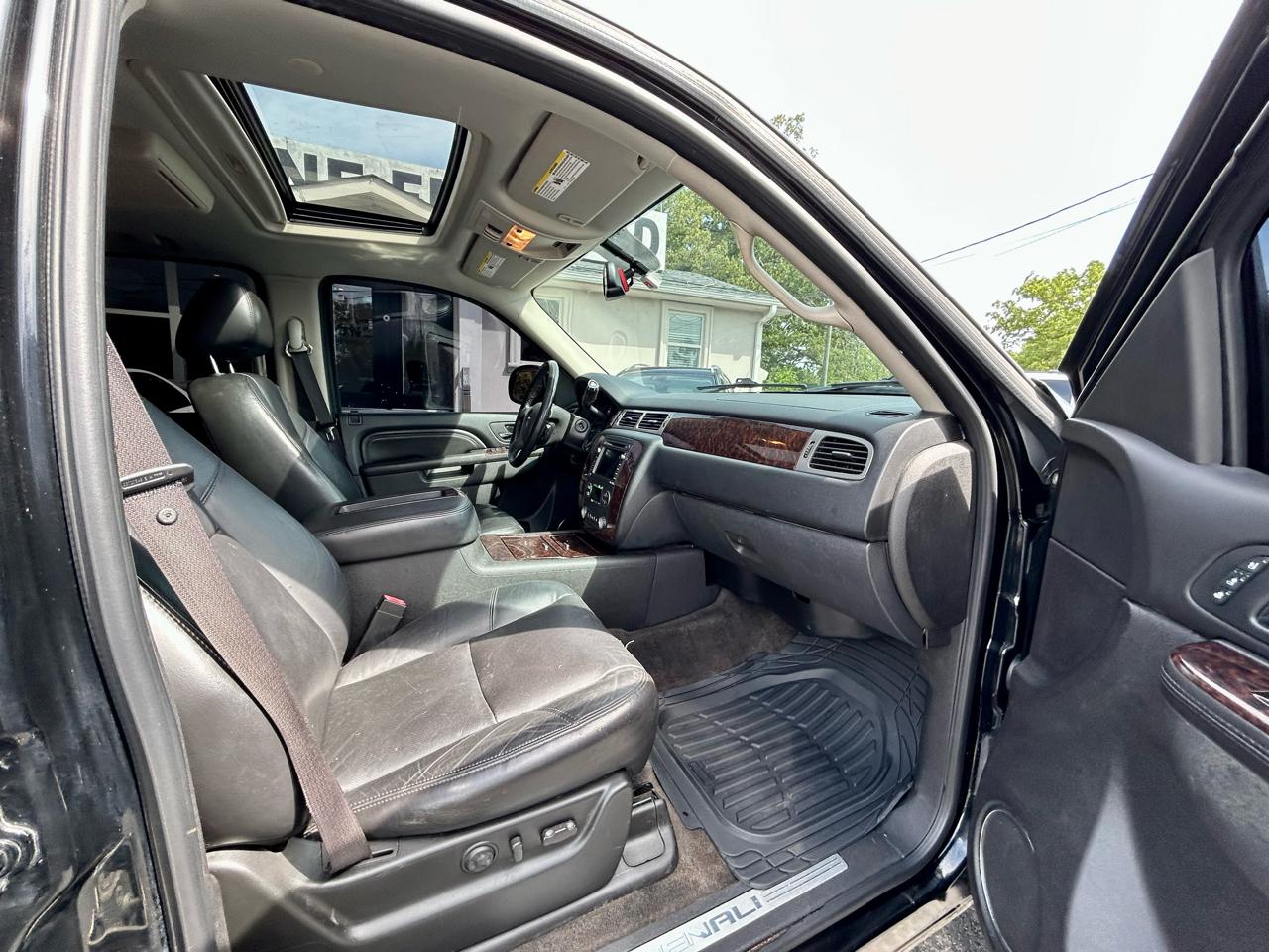 GMC Yukon Denali  2011