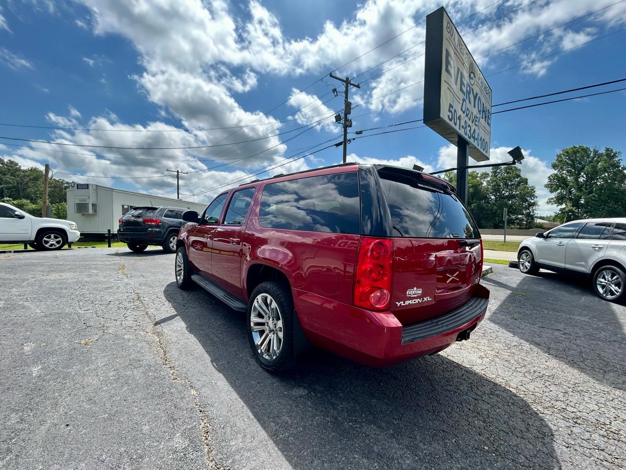 GMC Yukon XL 1500 SLE 2013
