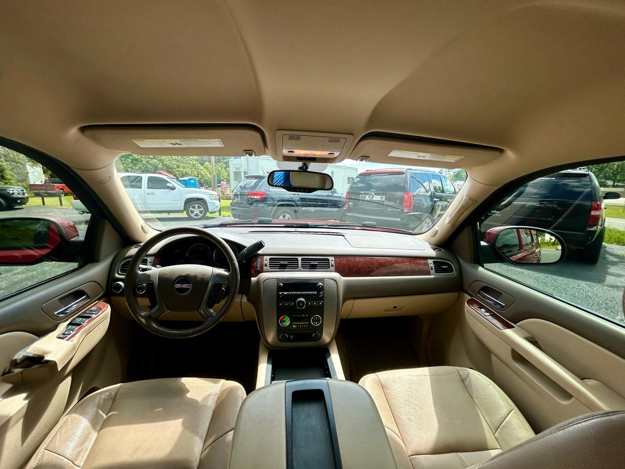 GMC Yukon XL 1500 SLE 2013