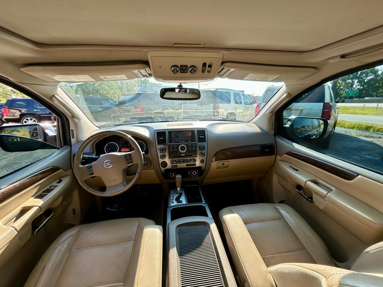 Nissan Armada  2011