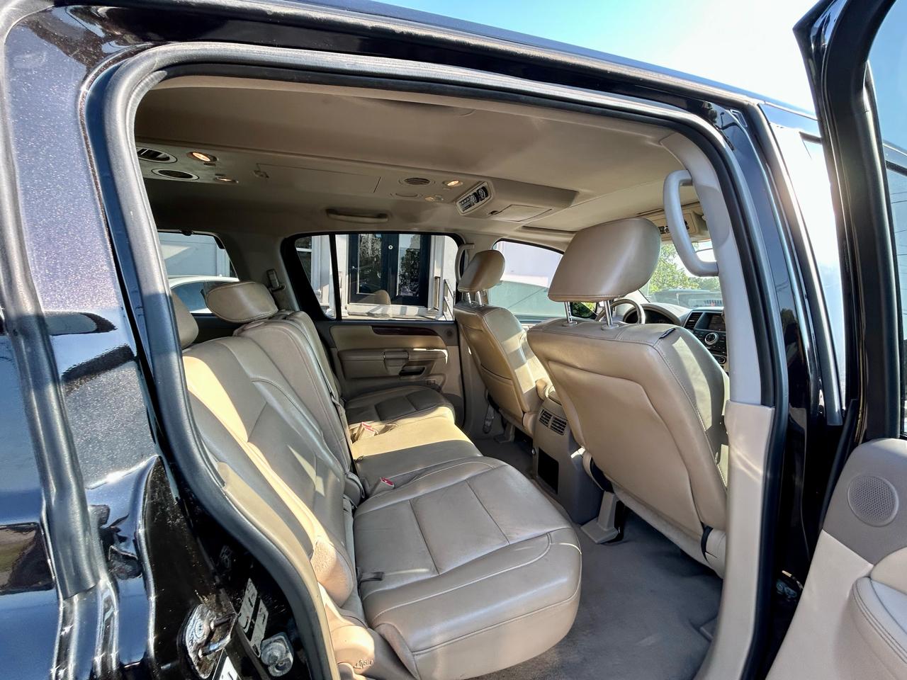 Nissan Armada  2011