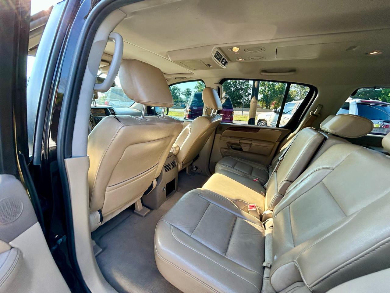 Nissan Armada  2011