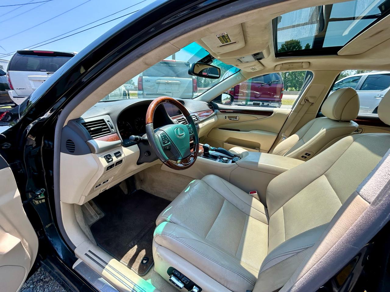 Lexus LS 460  2014