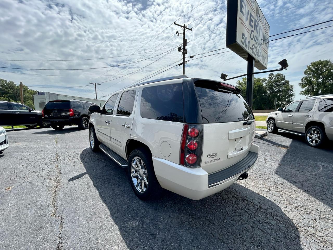 GMC Yukon Denali  2013