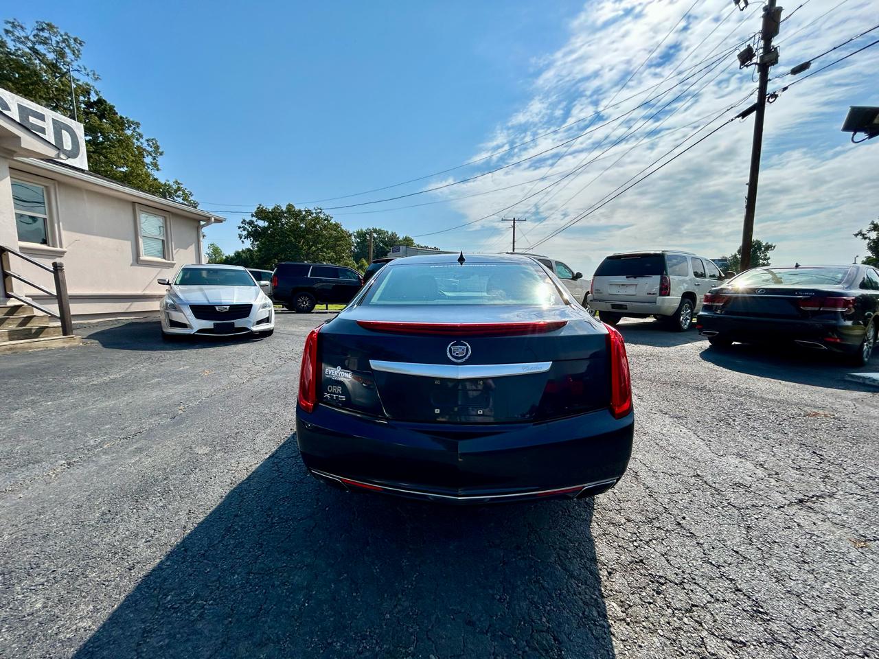 Cadillac XTS  2014
