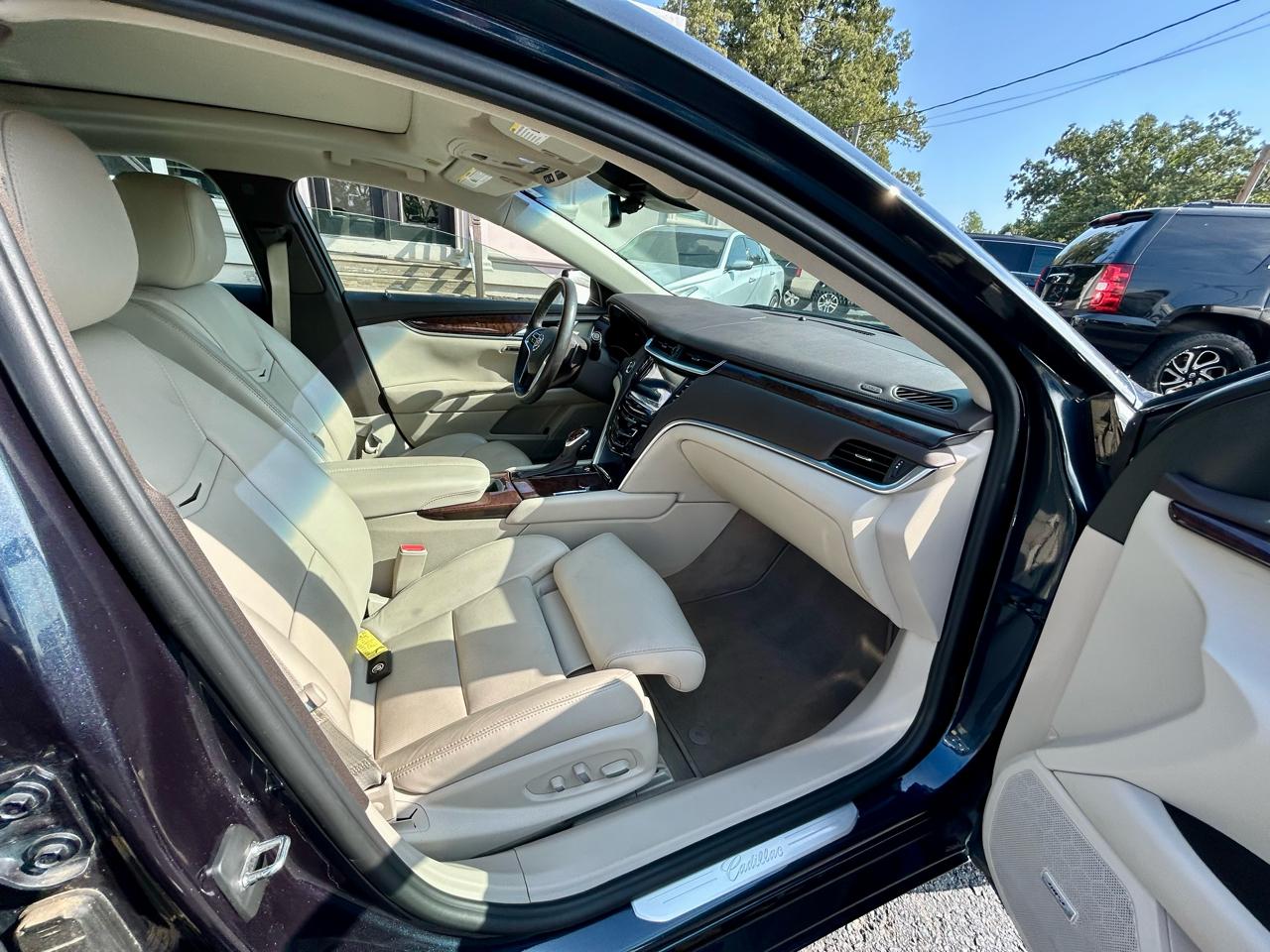Cadillac XTS  2014