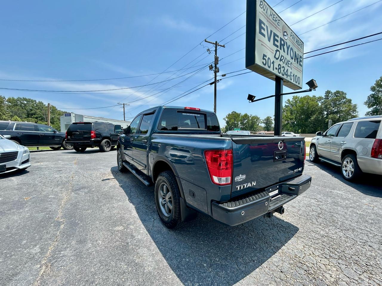 Nissan Titan  2014