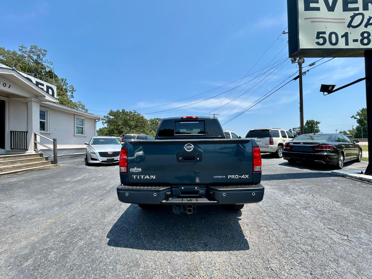 Nissan Titan  2014