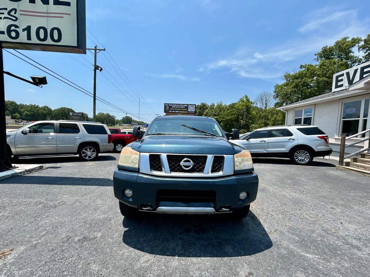 Nissan Titan  2014